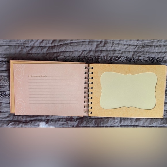 Hallmark Daughter Tribute Album New - Picture 3 of 8